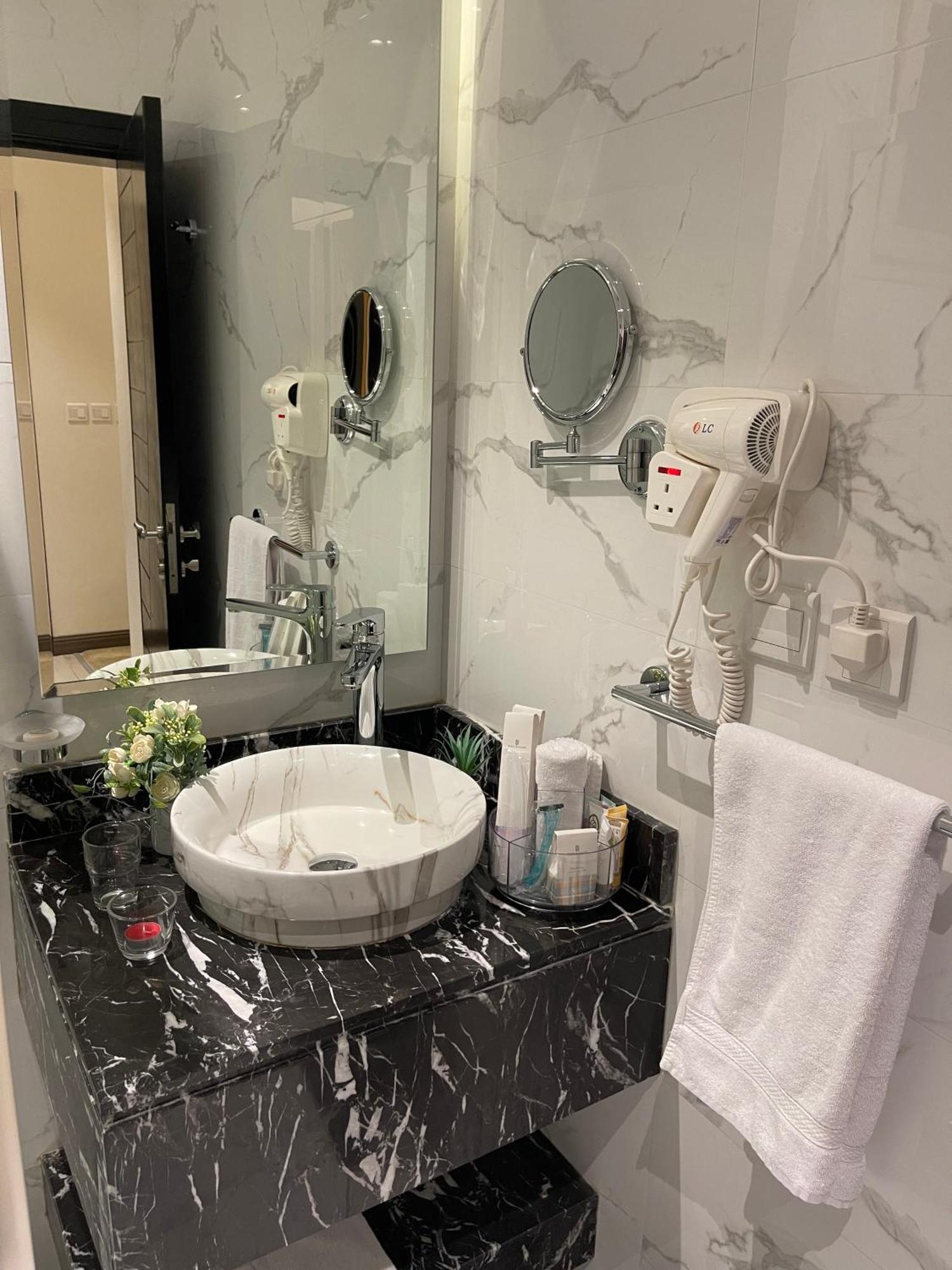 شقق خاصه بطابع حديث وفندقي - تسجيل ذاتي Private Apartments With Modern Vibes - Self Checkin Rijád Kültér fotó