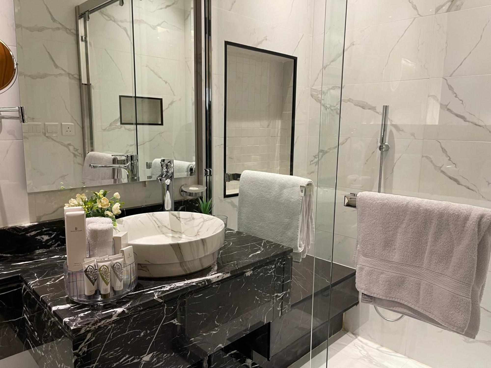 شقق خاصه بطابع حديث وفندقي - تسجيل ذاتي Private Apartments With Modern Vibes - Self Checkin Rijád Kültér fotó