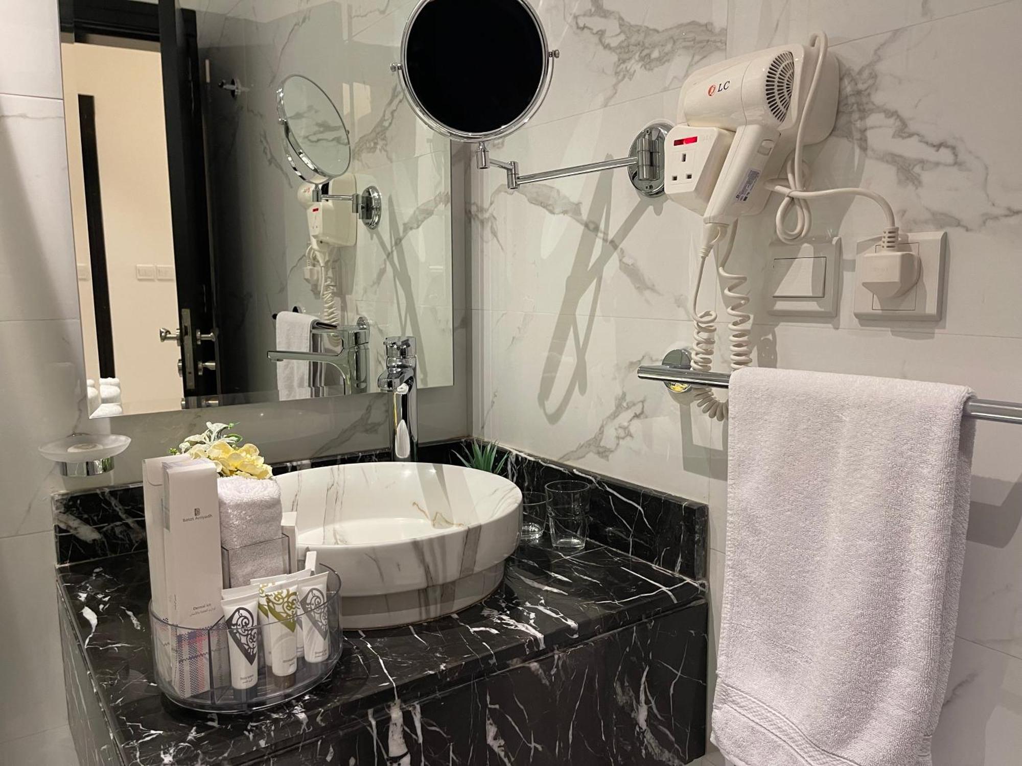 شقق خاصه بطابع حديث وفندقي - تسجيل ذاتي Private Apartments With Modern Vibes - Self Checkin Rijád Kültér fotó