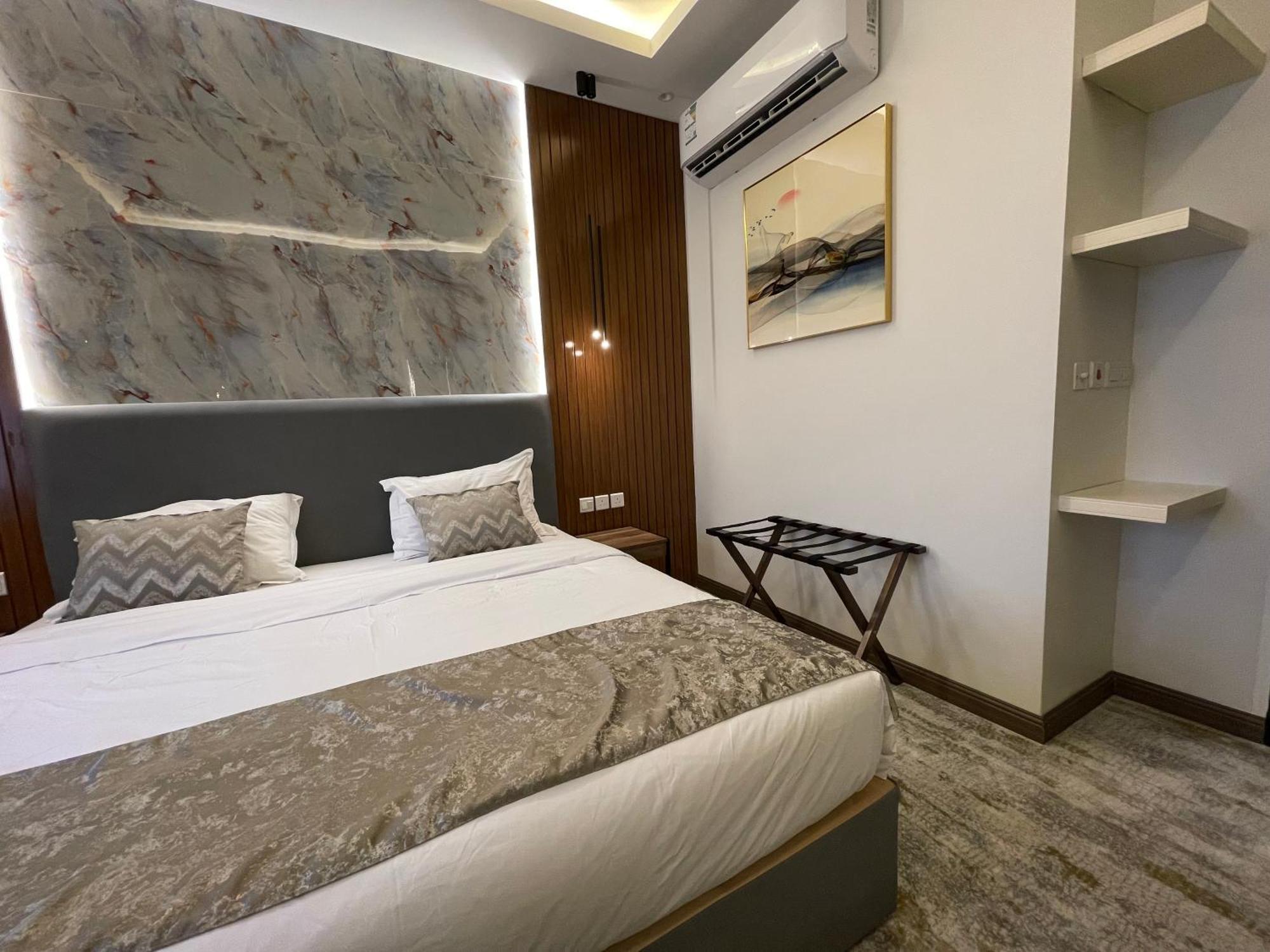 شقق خاصه بطابع حديث وفندقي - تسجيل ذاتي Private Apartments With Modern Vibes - Self Checkin Rijád Kültér fotó